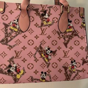 L*V dupe Mouse Tote.